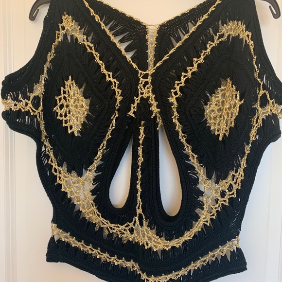 Stylish Crochet Blouse - Picture 2 of 6